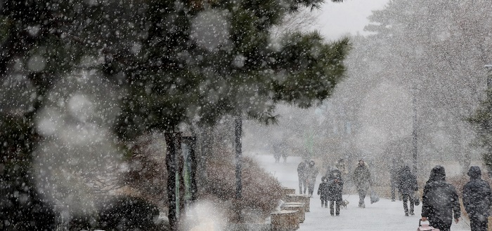 ▲올겨울 ‘극한 한파’가 찾아올 것이라는 당초 예상과 달리 올 겨울은 따뜻할 것이라는 전망이 우세하다. (사진/뉴시스)
