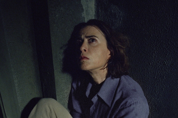 '아임 스틸 히어' 스틸컷, 부인 유니스 파이바 역의 페르난다 토레스, (주)안다미로 제공