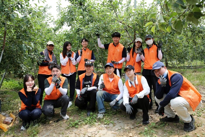 ㈜한화가 보건복지부와 한국사회복지협의회가 공동 주관하는 ‘지역사회공헌 인정제’에서 2년 연속 인정기업으로 선정됐다.