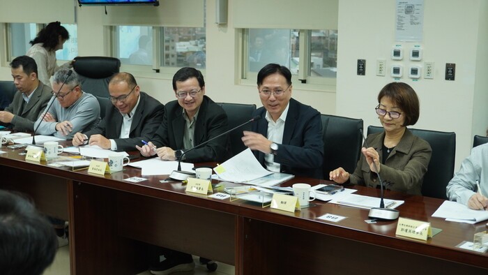 ▲왕마오첸(王茂城, Wang Mao-Chen) 대만 수산청장(오른쪽 두 번째)이 20일 타이베이 중정구에 위치한 대만 어업서(수산청)에서 노동진 수협중앙회장을 비롯한 수협 관계자들과 대만 해상풍력 및 수산업 현안에 대해 의견을 나누고 있다.