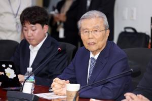 ​​김종인의 쓴소리 “탄핵해봐야 무슨 소용?”...국민의힘 투쟁 현주소